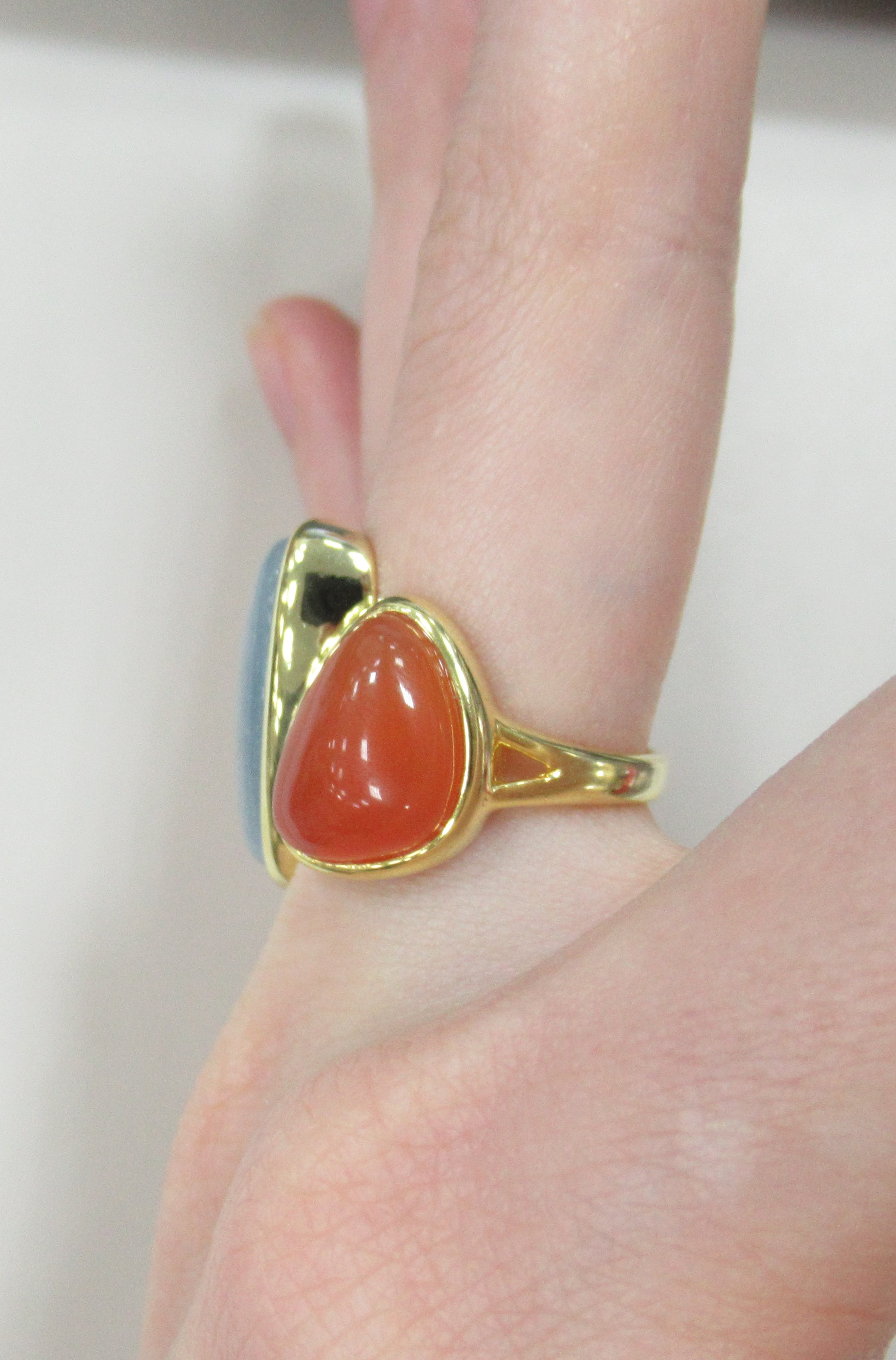 Серебряное кольцо с аквамарином и халцедоном